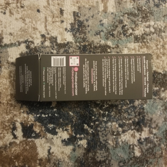 Chic Black The Original MakeUp Eraser Remover Reusable Towel NWT NIB - Picture 2 of 6